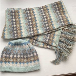 Hat and scarf set